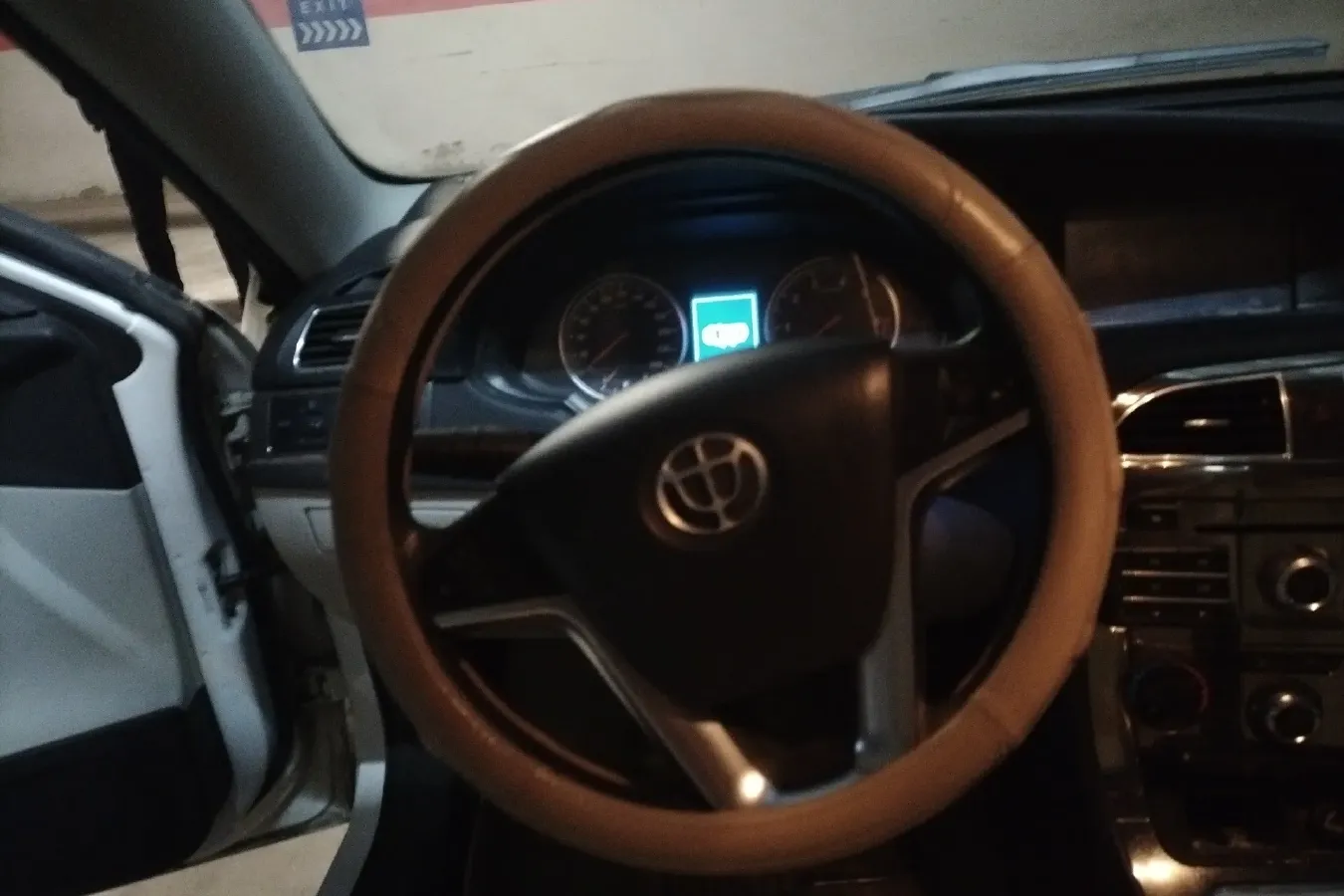 2014 Brilliance Auto H530 1.6L 118HP L4 5MT,autocango,china used car exporter,china ev exporter,chinese used car exporter,chinese used ev exporter