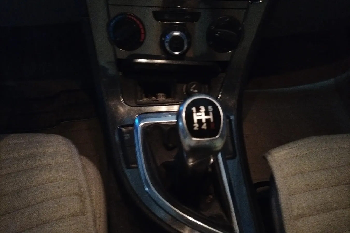 2014 Brilliance Auto H530 1.6L 118HP L4 5MT,autocango,china used car exporter,china ev exporter,chinese used car exporter,chinese used ev exporter