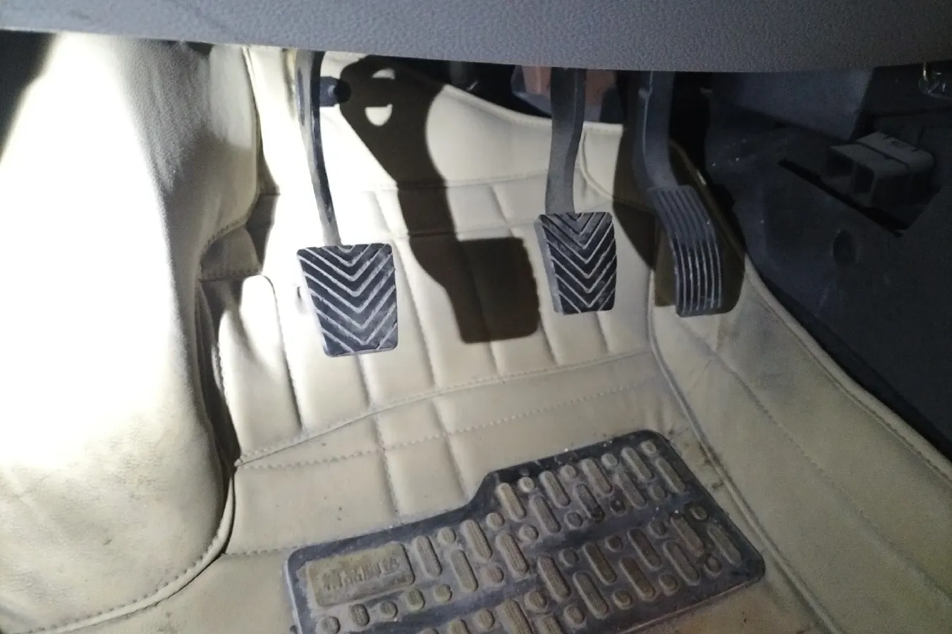 2014 Brilliance Auto H530 1.6L 118HP L4 5MT,autocango,china used car exporter,china ev exporter,chinese used car exporter,chinese used ev exporter