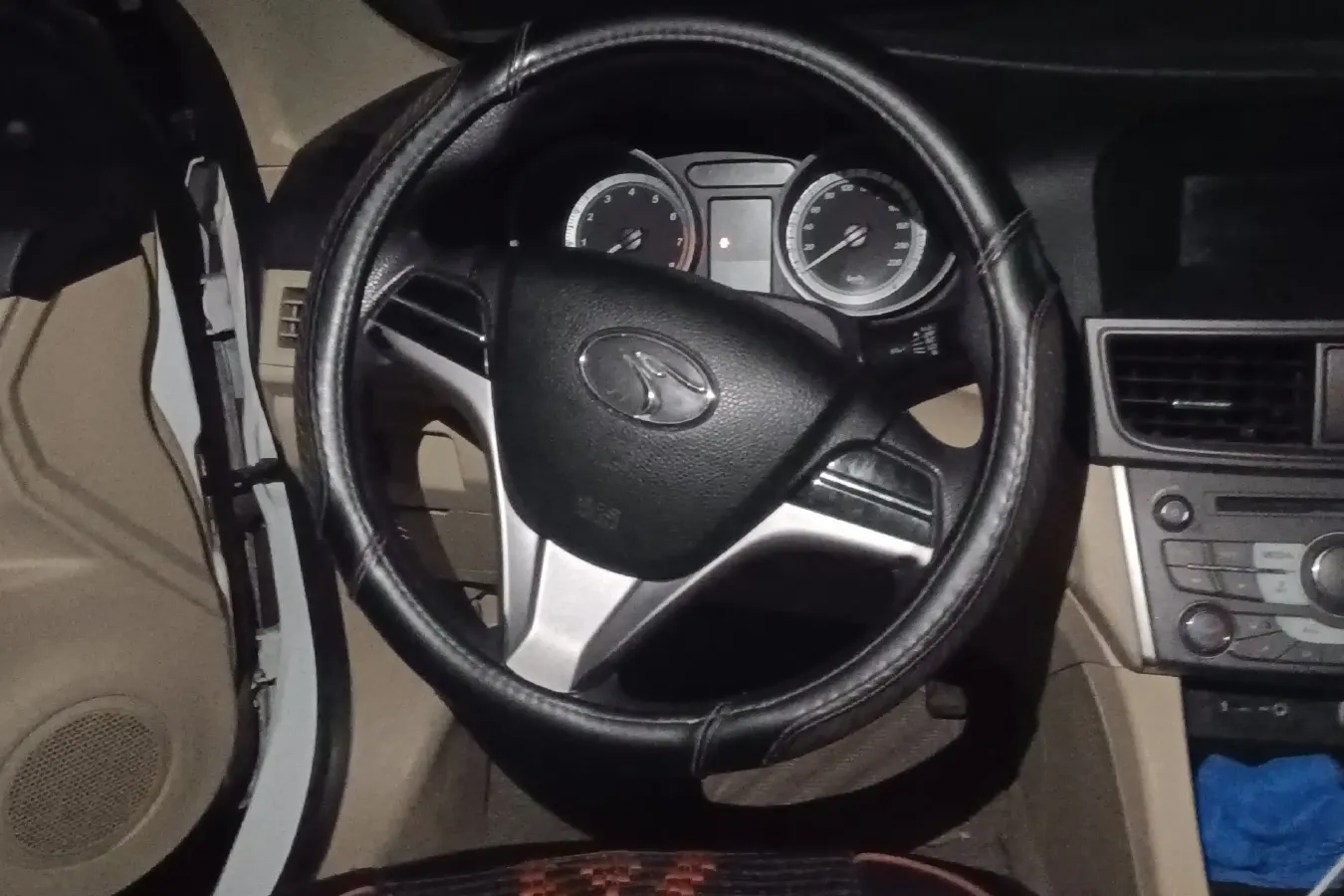 2014 Soueast V5 1.5L 120HP L4 5MT,autocango,china used car exporter,china ev exporter,chinese used car exporter,chinese used ev exporter