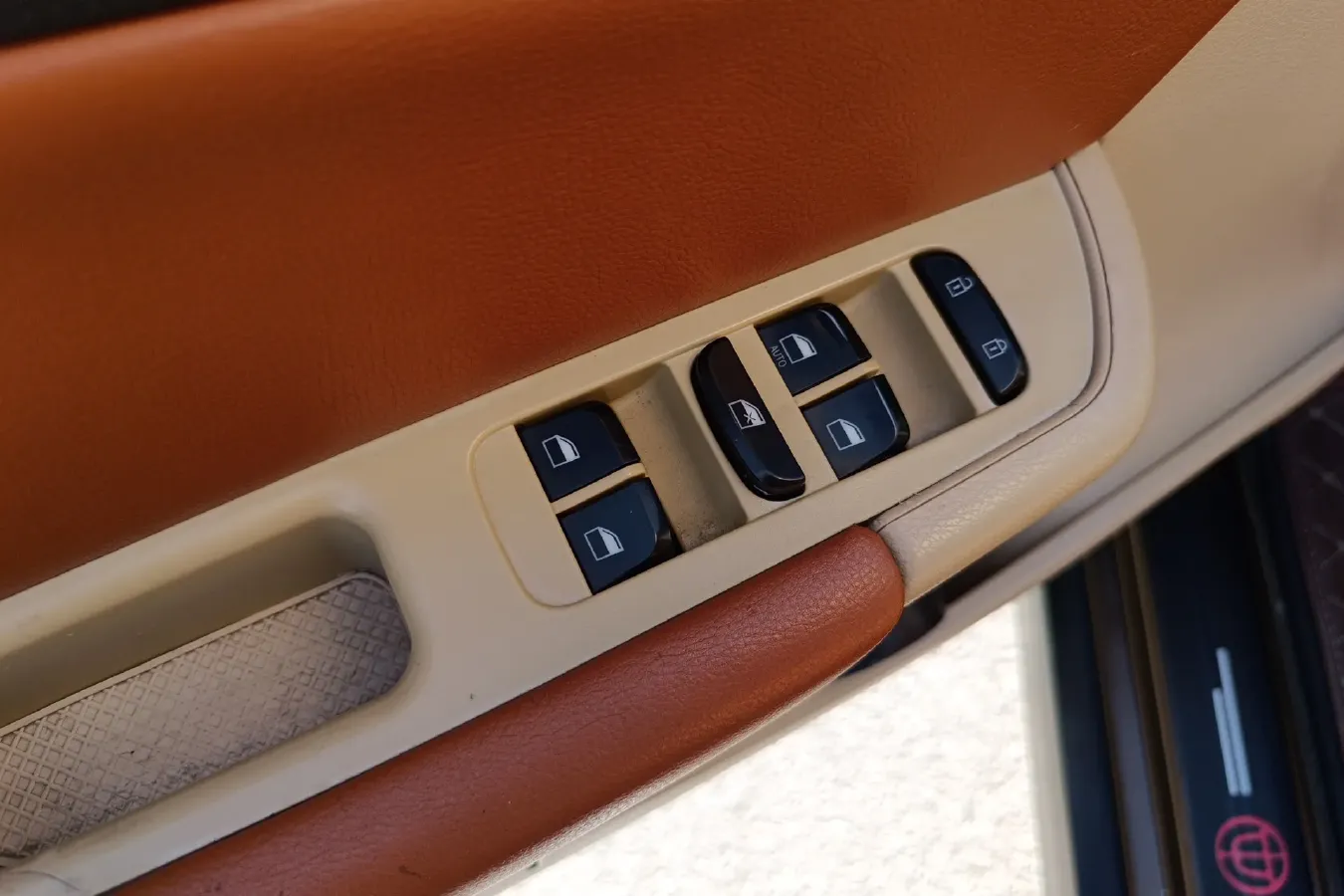 2012 Brilliance Auto V5 1.6L 118HP L4 5AT,autocango,china used car exporter,china ev exporter,chinese used car exporter,chinese used ev exporter