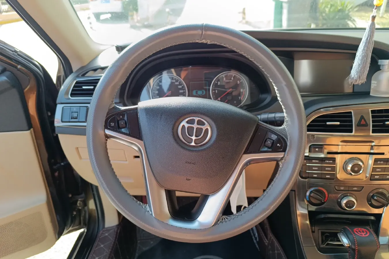 2012 Brilliance Auto V5 1.6L 118HP L4 5AT,autocango,china used car exporter,china ev exporter,chinese used car exporter,chinese used ev exporter