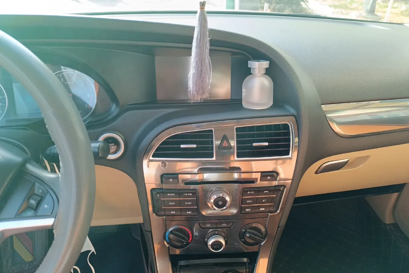 2012 Brilliance Auto V5 1.6L 118HP L4 5AT,autocango,china used car exporter,china ev exporter,chinese used car exporter,chinese used ev exporter