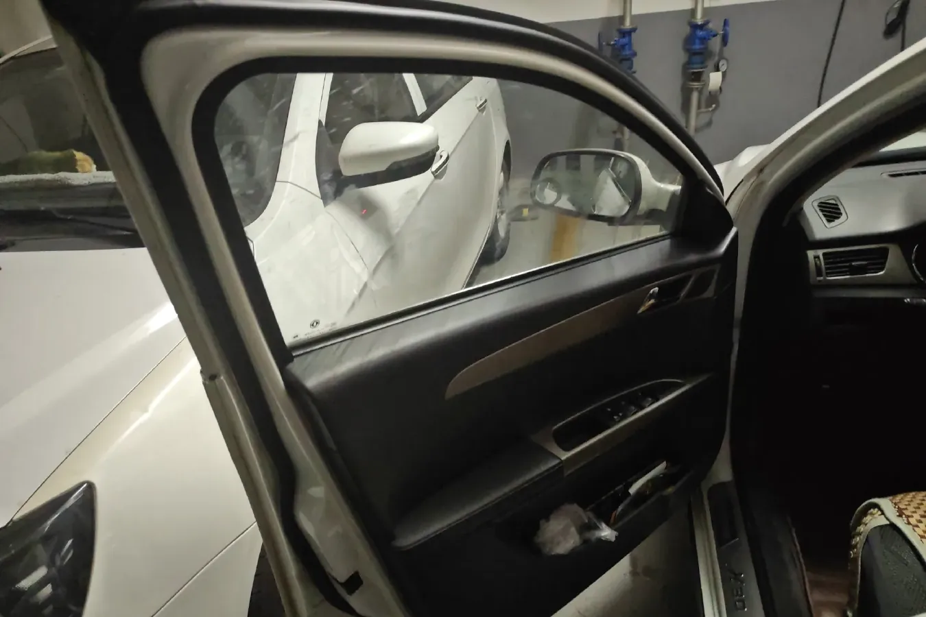 2014 DongFeng Aeolus H30 1.5L 116HP L4 5MT,autocango,china used car exporter,china ev exporter,chinese used car exporter,chinese used ev exporter