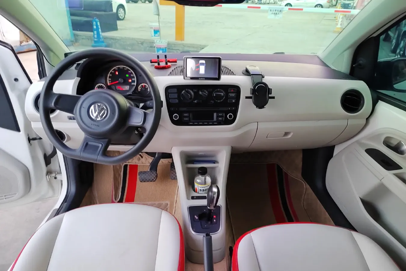 2015 Volkswagen up! 1.0L 75HP L3 5AMT,autocango,china used car exporter,china ev exporter,chinese used car exporter,chinese used ev exporter