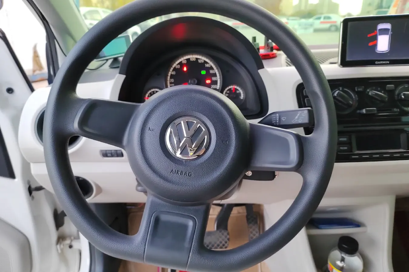 2015 Volkswagen up! 1.0L 75HP L3 5AMT,autocango,china used car exporter,china ev exporter,chinese used car exporter,chinese used ev exporter