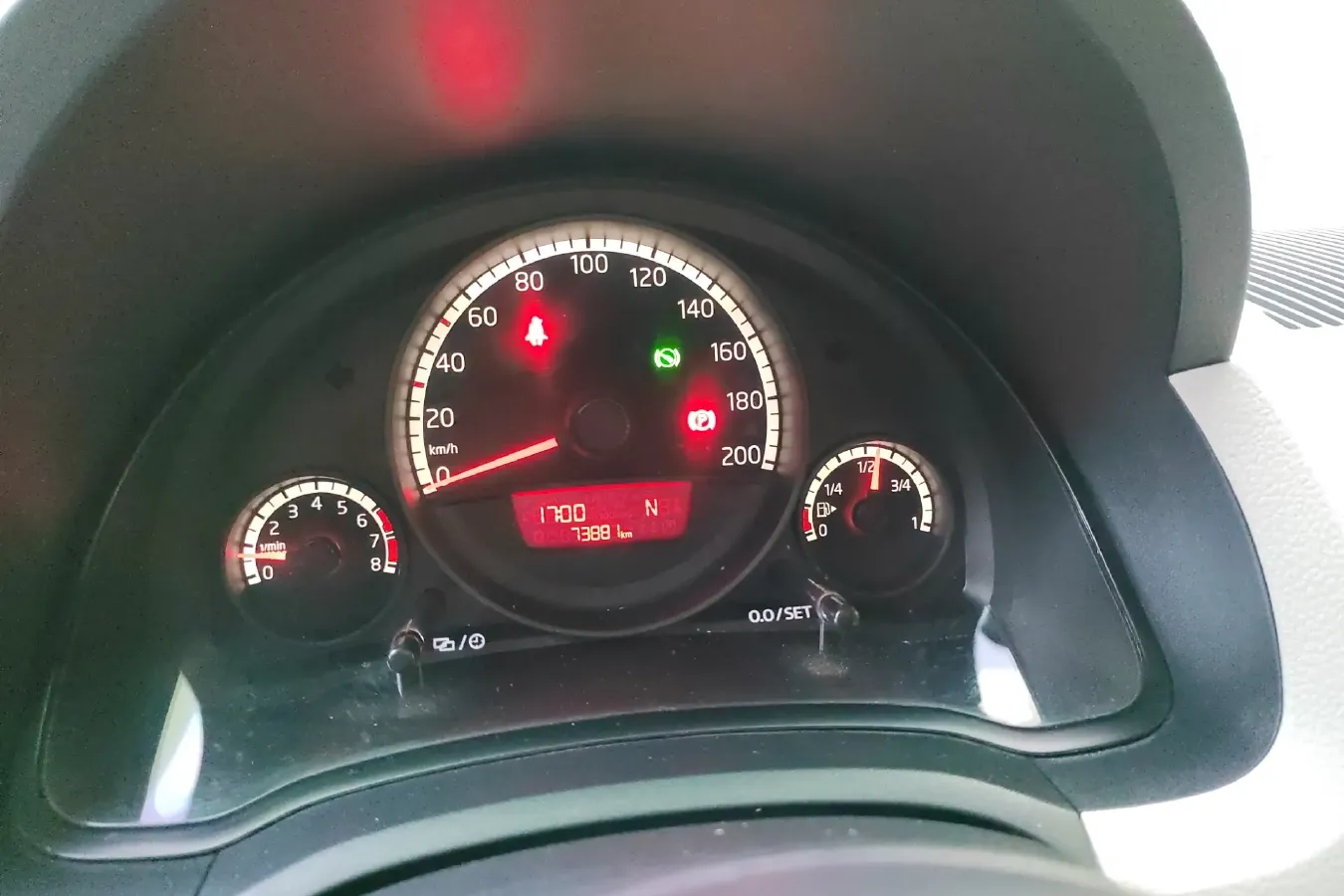 2015 Volkswagen up! 1.0L 75HP L3 5AMT,autocango,china used car exporter,china ev exporter,chinese used car exporter,chinese used ev exporter