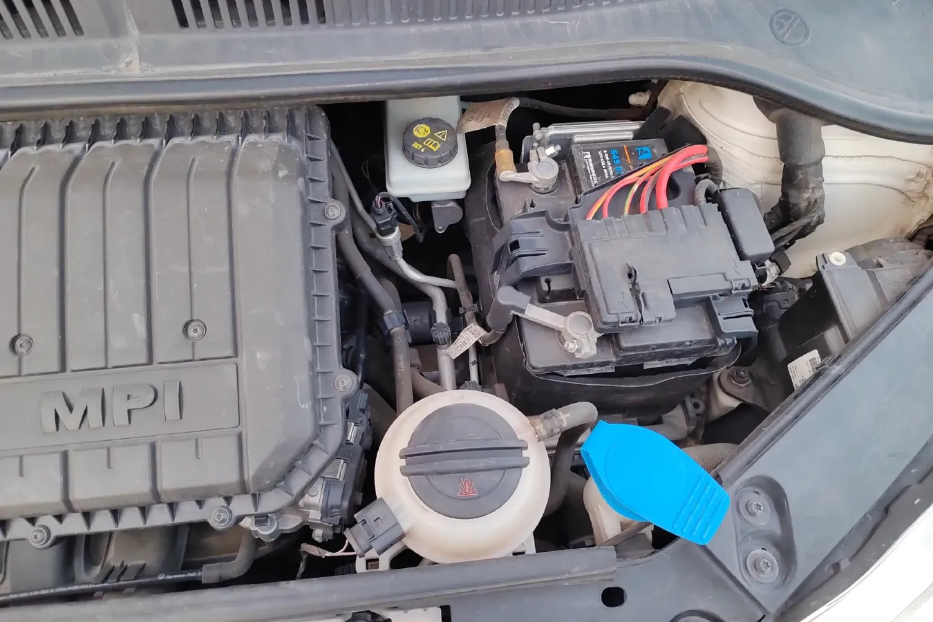 2015 Volkswagen up! 1.0L 75HP L3 5AMT,autocango,china used car exporter,china ev exporter,chinese used car exporter,chinese used ev exporter