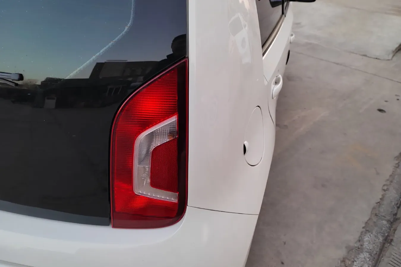 2015 Volkswagen up! 1.0L 75HP L3 5AMT,autocango,china used car exporter,china ev exporter,chinese used car exporter,chinese used ev exporter