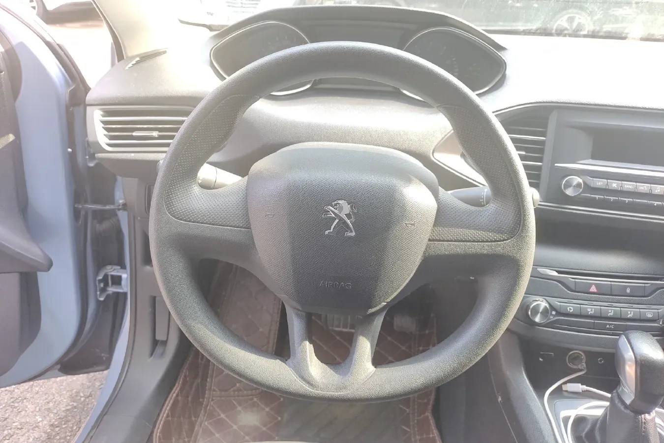 2015 Peugeot 308S 1.2T 136HP L3 6AT,autocango,china used car exporter,china ev exporter,chinese used car exporter,chinese used ev exporter