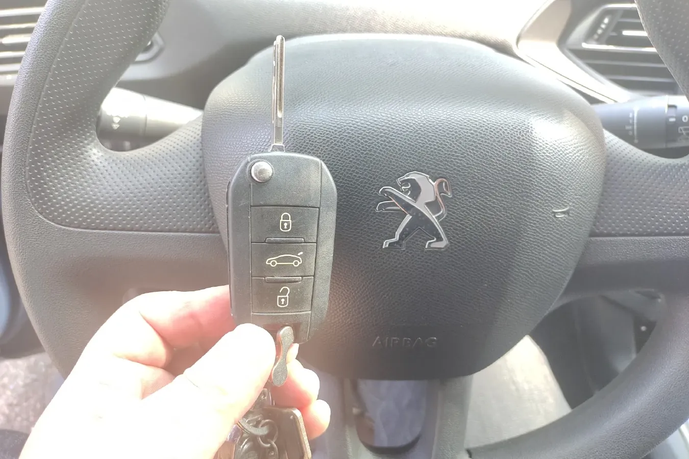 2015 Peugeot 308S 1.2T 136HP L3 6AT,autocango,china used car exporter,china ev exporter,chinese used car exporter,chinese used ev exporter