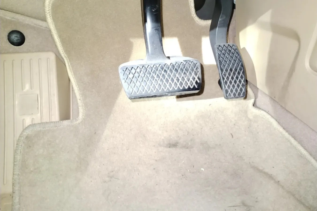 2014 Roewe e550 1.5L 109HP L4 2AT PHEV 11.8KWH,autocango,china used car exporter,china ev exporter,chinese used car exporter,chinese used ev exporter