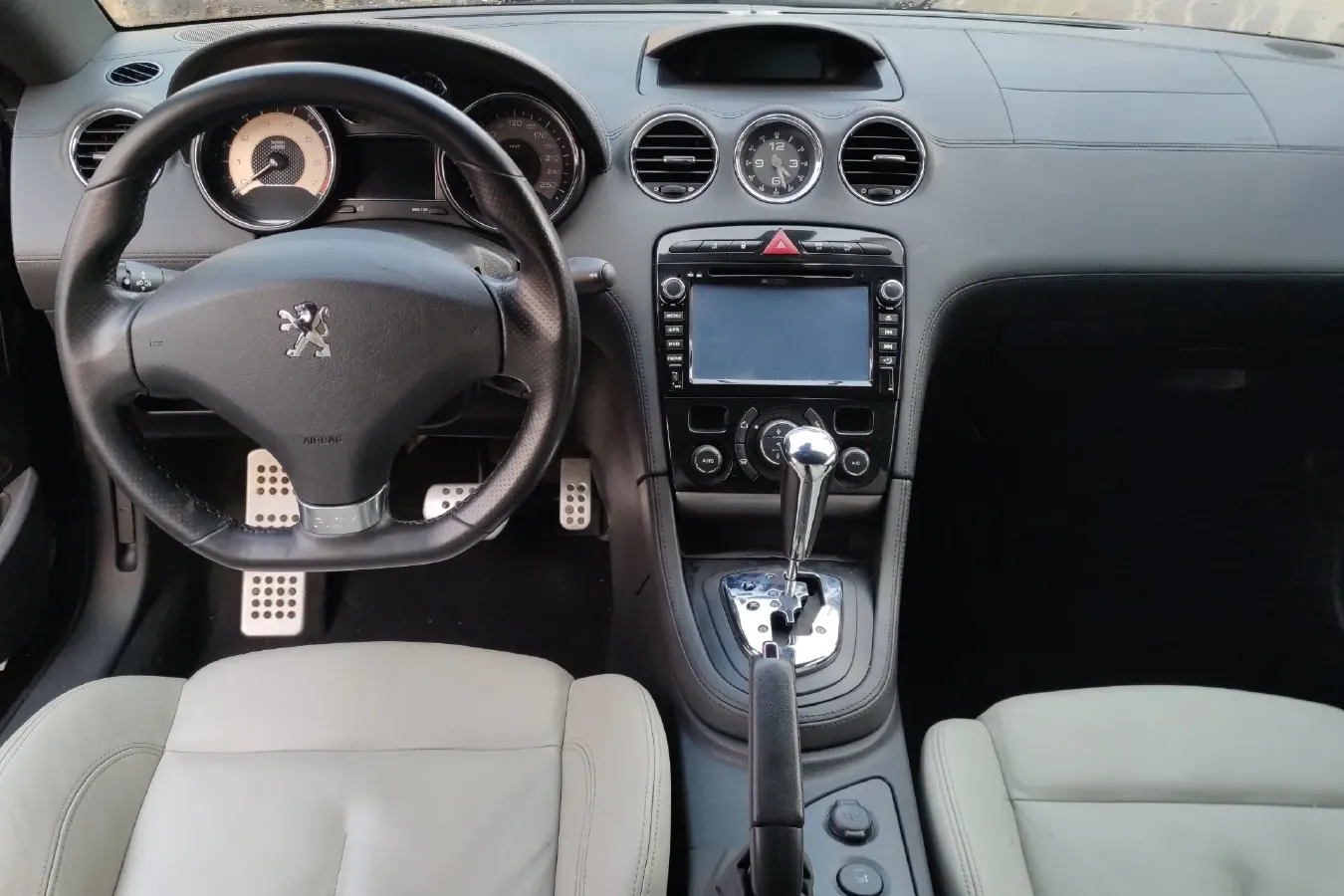 2011 Peugeot RCZ 1.6T 156HP L4 6AT,autocango,china used car exporter,china ev exporter,chinese used car exporter,chinese used ev exporter