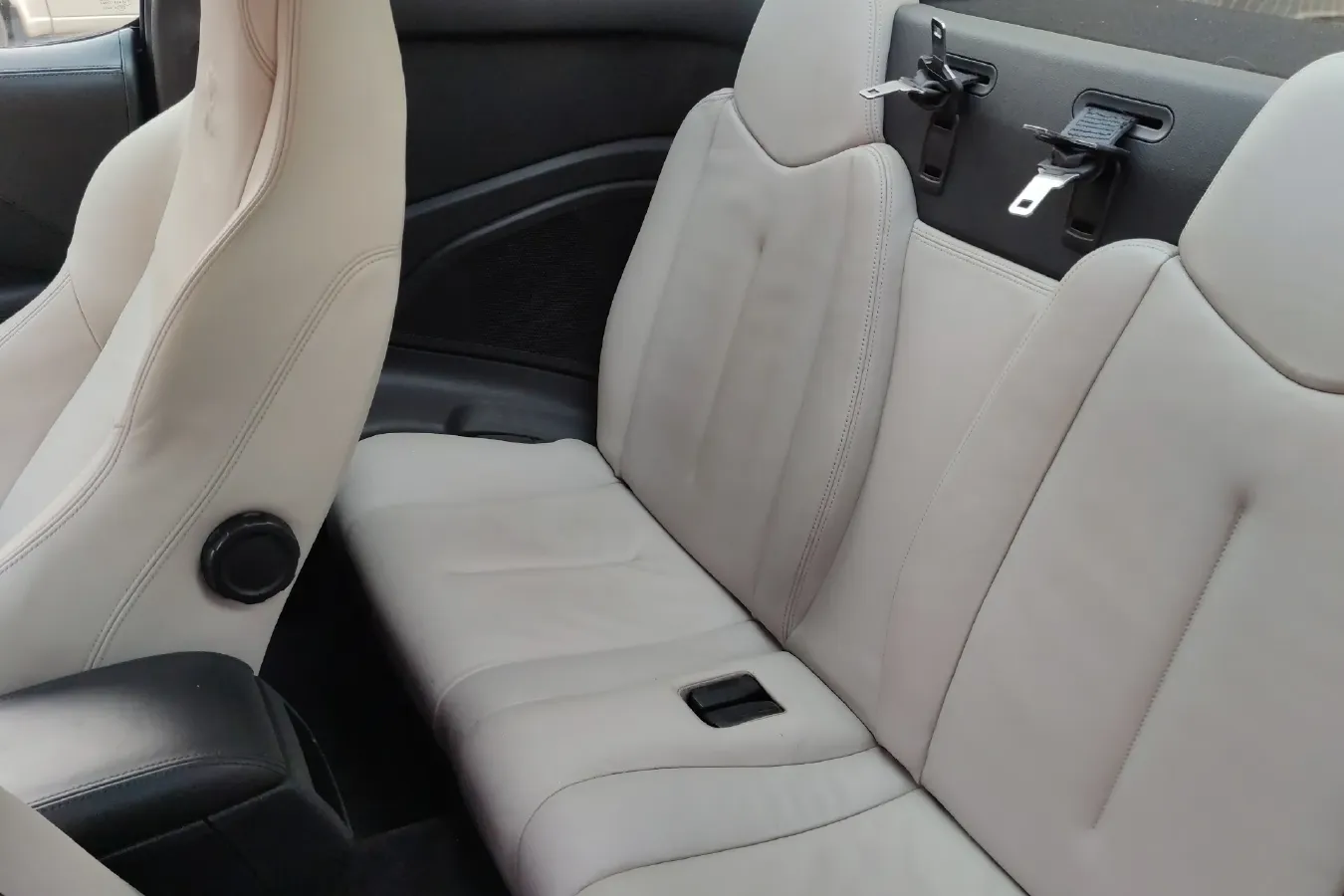 2011 Peugeot RCZ 1.6T 156HP L4 6AT,autocango,china used car exporter,china ev exporter,chinese used car exporter,chinese used ev exporter