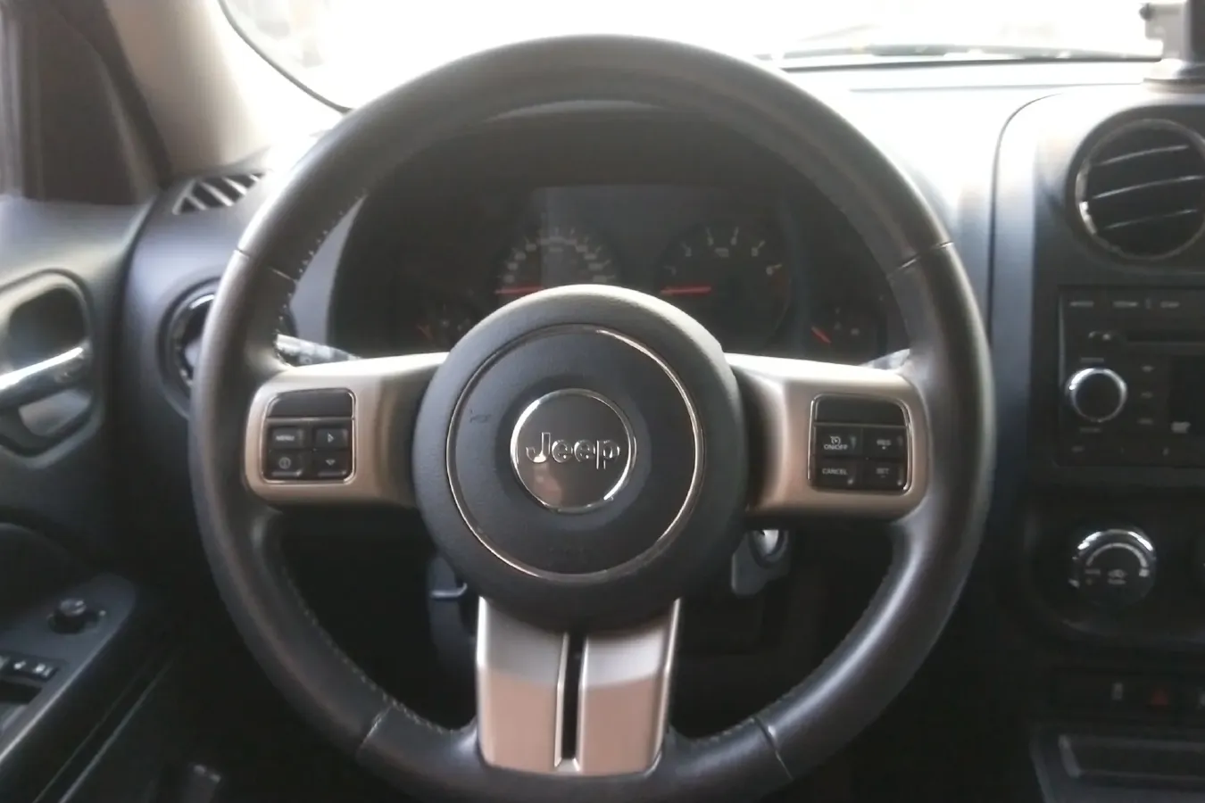 2012 Jeep Patriot 2.4L 170HP L4 CVT,autocango,china used car exporter,china ev exporter,chinese used car exporter,chinese used ev exporter