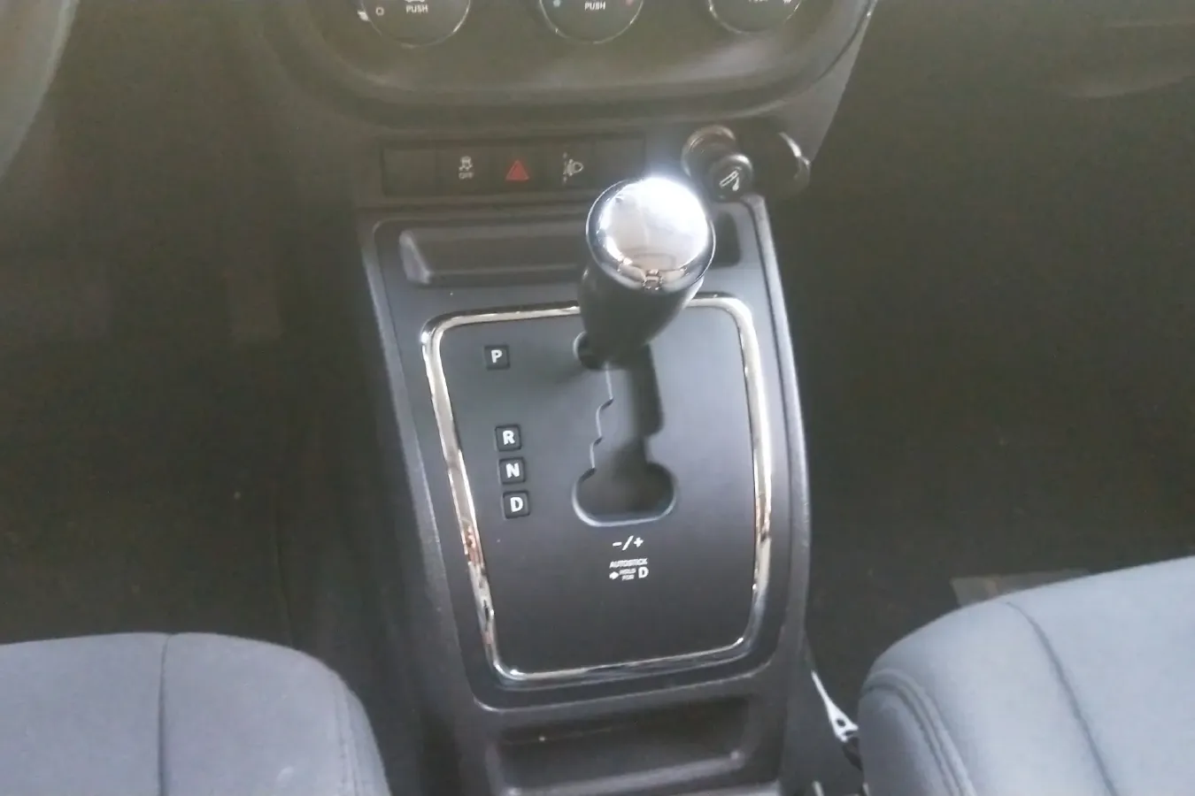 2012 Jeep Patriot 2.4L 170HP L4 CVT,autocango,china used car exporter,china ev exporter,chinese used car exporter,chinese used ev exporter