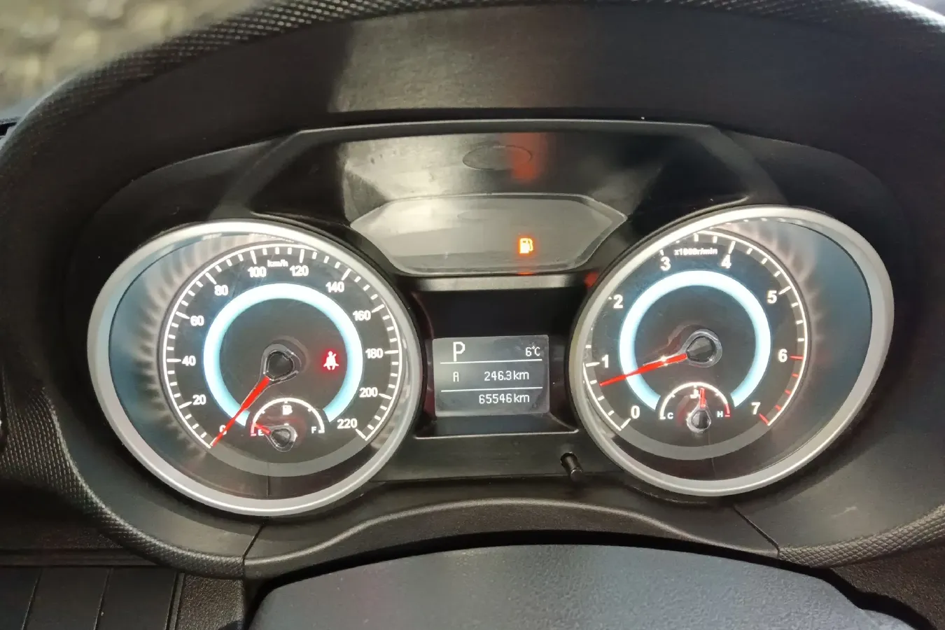 2014 Landwind X5 2.0T 190HP L4 8AT,autocango,china used car exporter,china ev exporter,chinese used car exporter,chinese used ev exporter