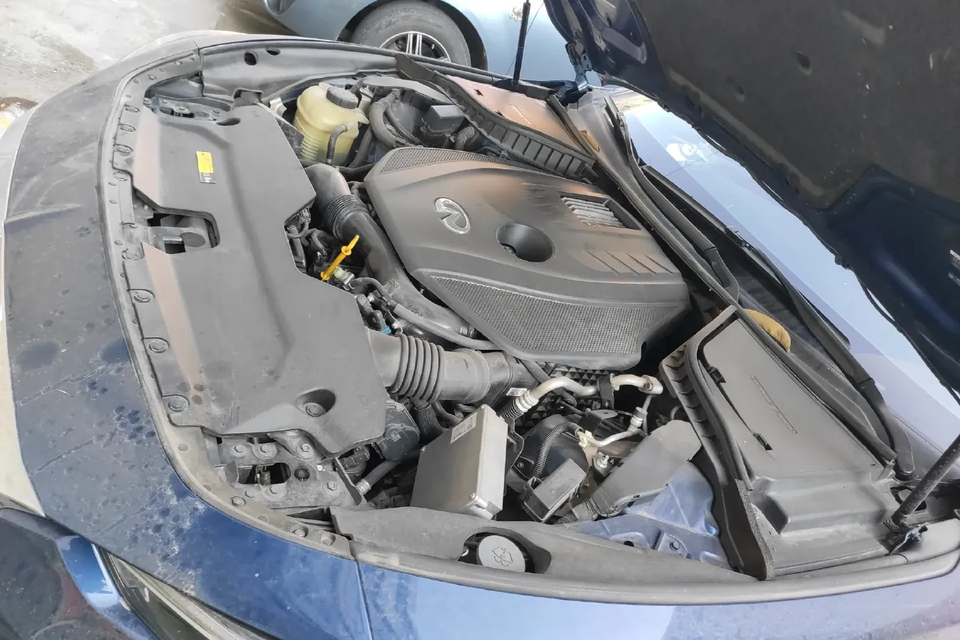 2019 Infiniti Q60 2.0T 211HP L4 7AT,autocango,china used car exporter,china ev exporter,chinese used car exporter,chinese used ev exporter