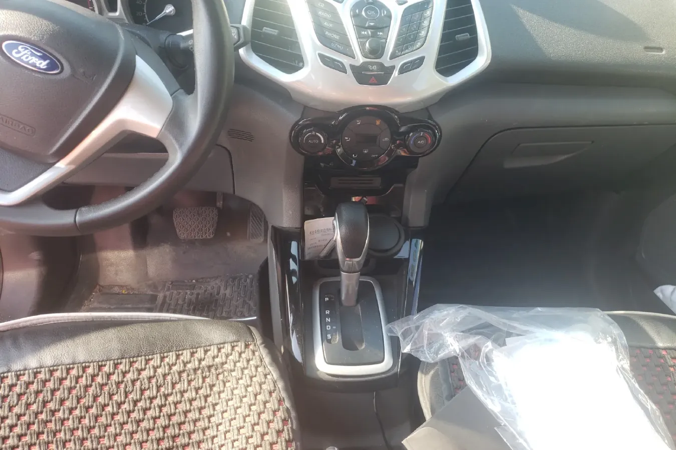 2013 Ford EcoSport 1.5L 110HP L4 6DCT,autocango,china used car exporter,china ev exporter,chinese used car exporter,chinese used ev exporter