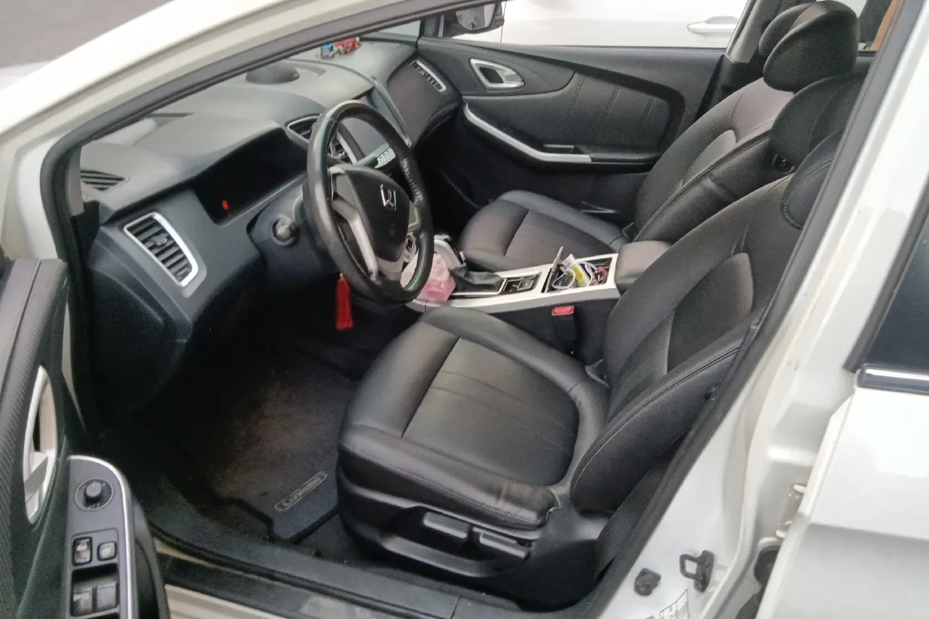 2014 Luxgen 5 1.8T 158HP L4 5AT,autocango,china used car exporter,china ev exporter,chinese used car exporter,chinese used ev exporter