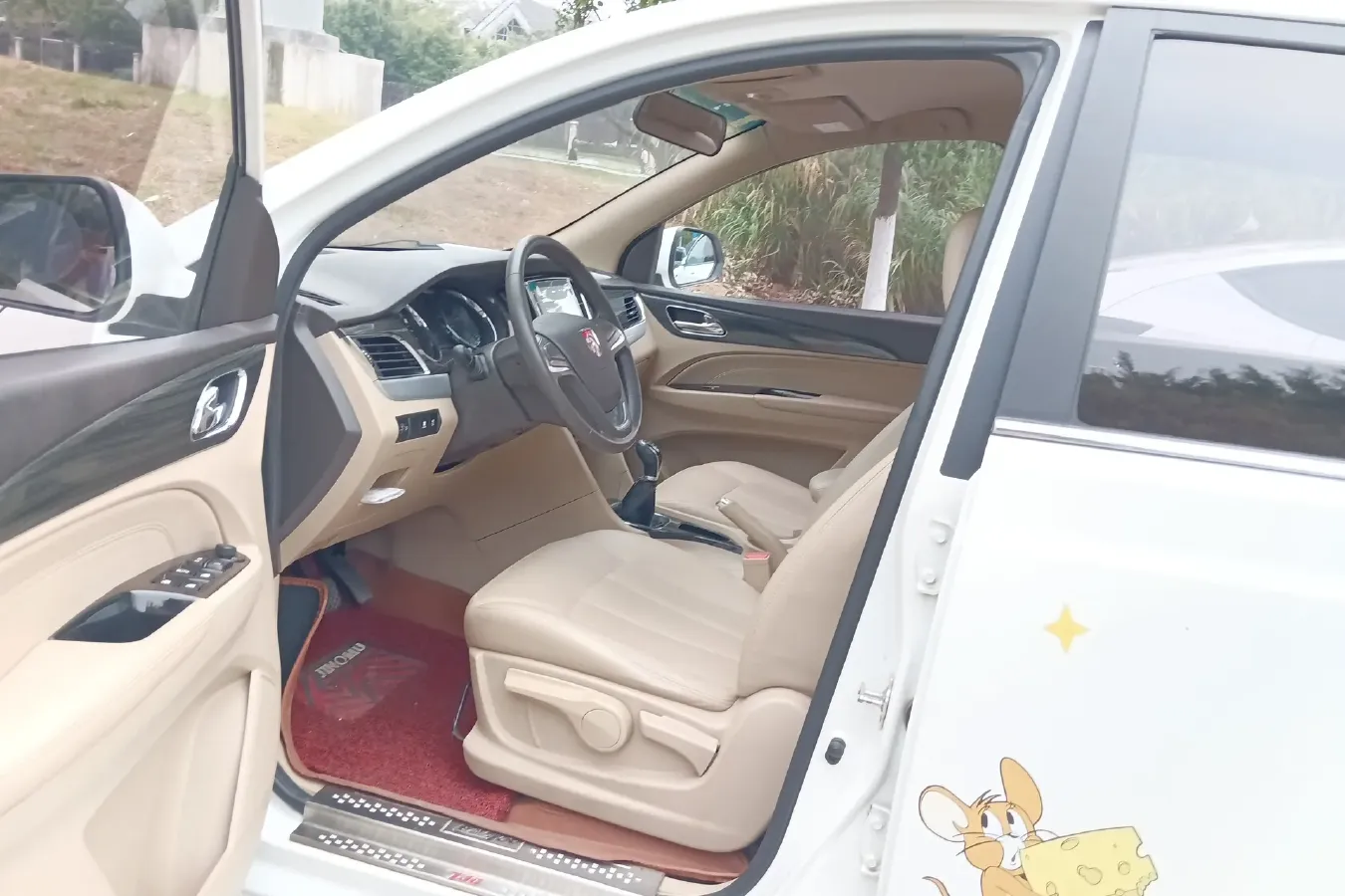 2016 BaoJun 730 1.5L 112HP L4 5MT,autocango,china used car exporter,china ev exporter,chinese used car exporter,chinese used ev exporter