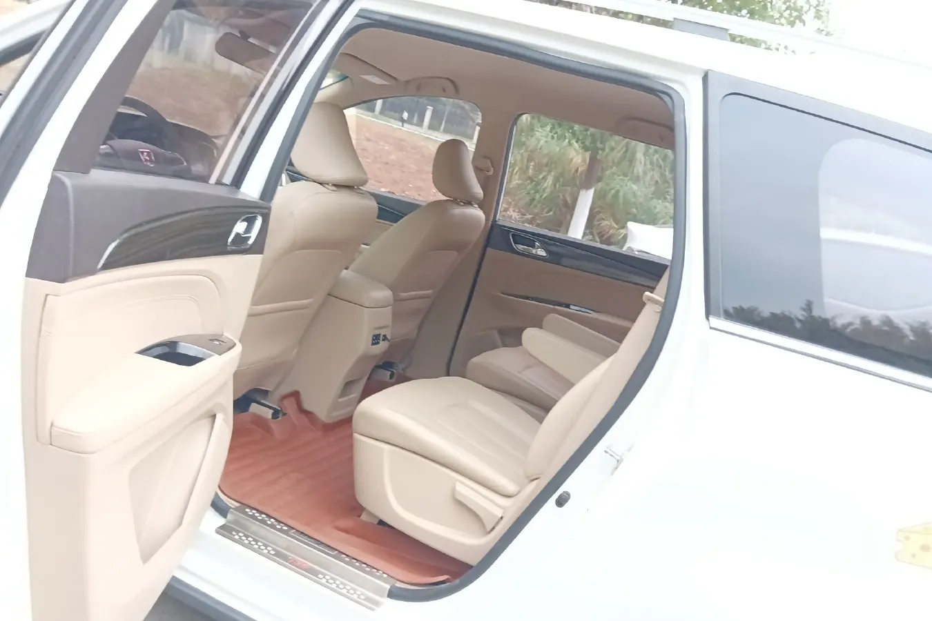 2016 BaoJun 730 1.5L 112HP L4 5MT,autocango,china used car exporter,china ev exporter,chinese used car exporter,chinese used ev exporter