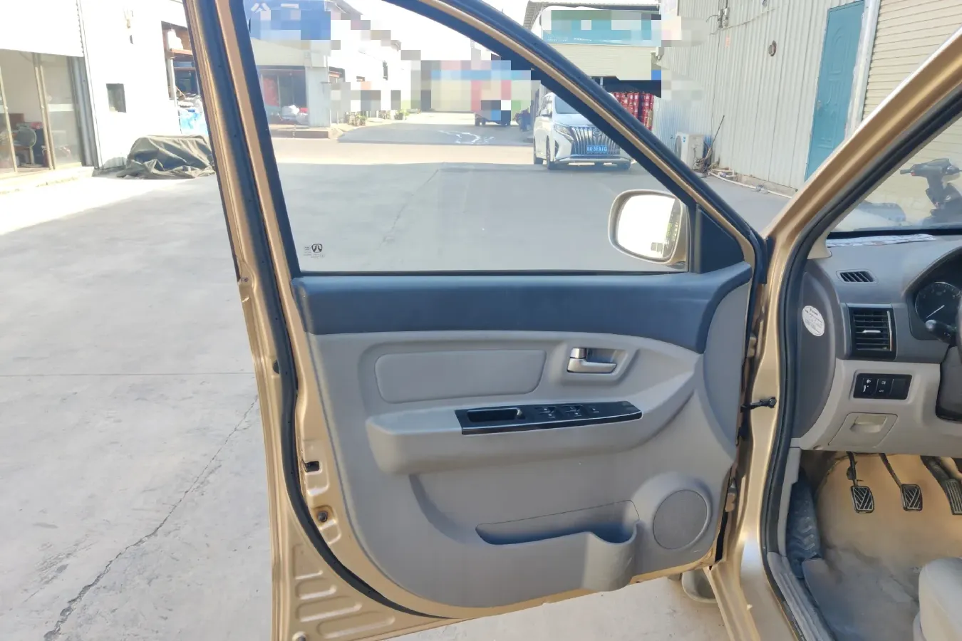 2014 BAIC WeiWang M20 1.5L 116HP L4 5MT,autocango,china used car exporter,china ev exporter,chinese used car exporter,chinese used ev exporter