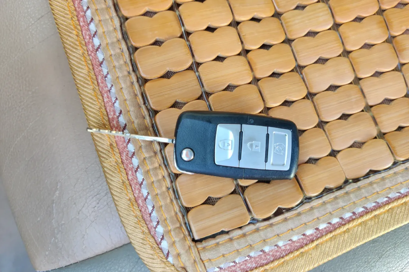 2014 BAIC WeiWang M20 1.5L 116HP L4 5MT,autocango,china used car exporter,china ev exporter,chinese used car exporter,chinese used ev exporter