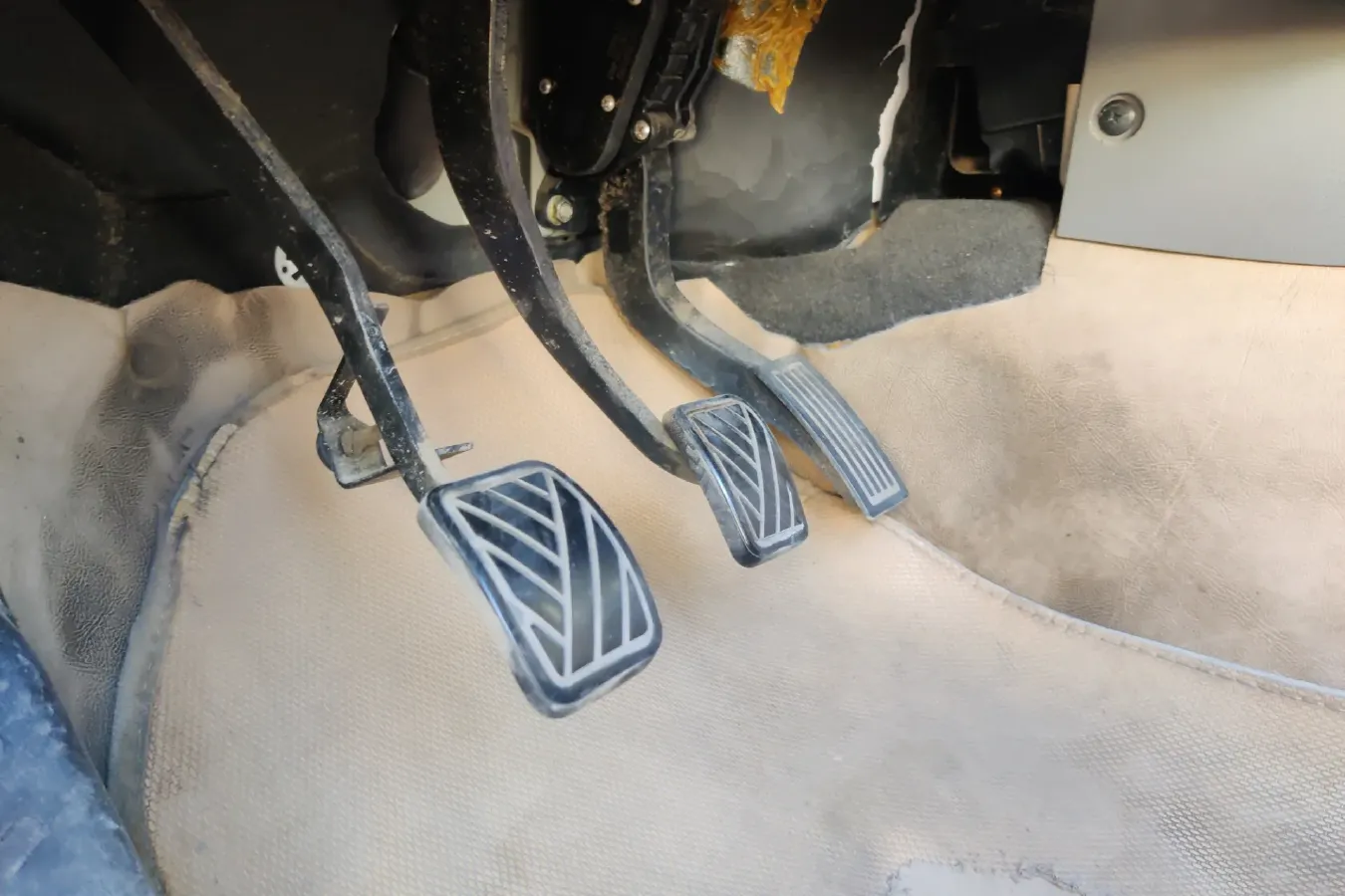 2014 BAIC WeiWang M20 1.5L 116HP L4 5MT,autocango,china used car exporter,china ev exporter,chinese used car exporter,chinese used ev exporter