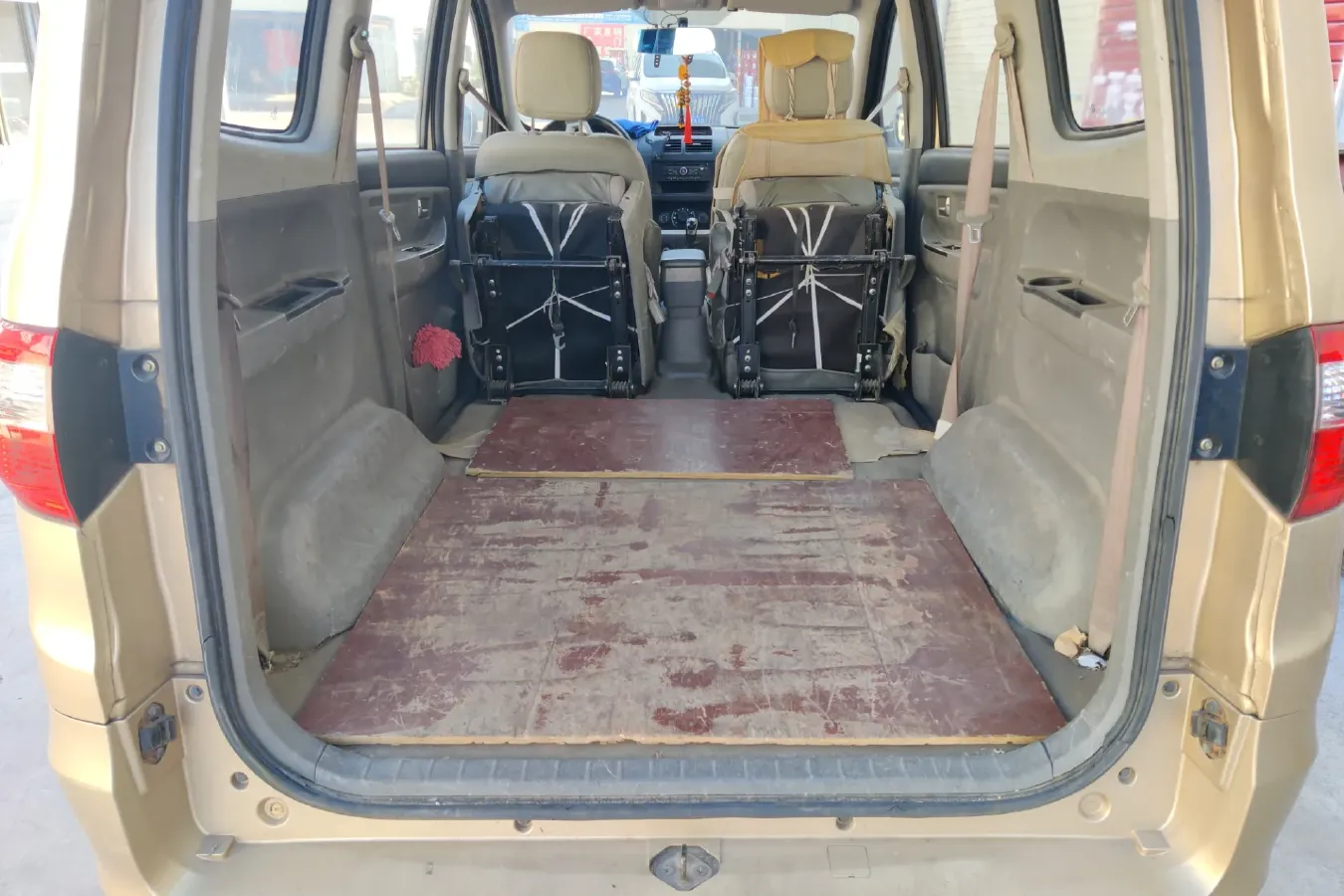 2014 BAIC WeiWang M20 1.5L 116HP L4 5MT,autocango,china used car exporter,china ev exporter,chinese used car exporter,chinese used ev exporter