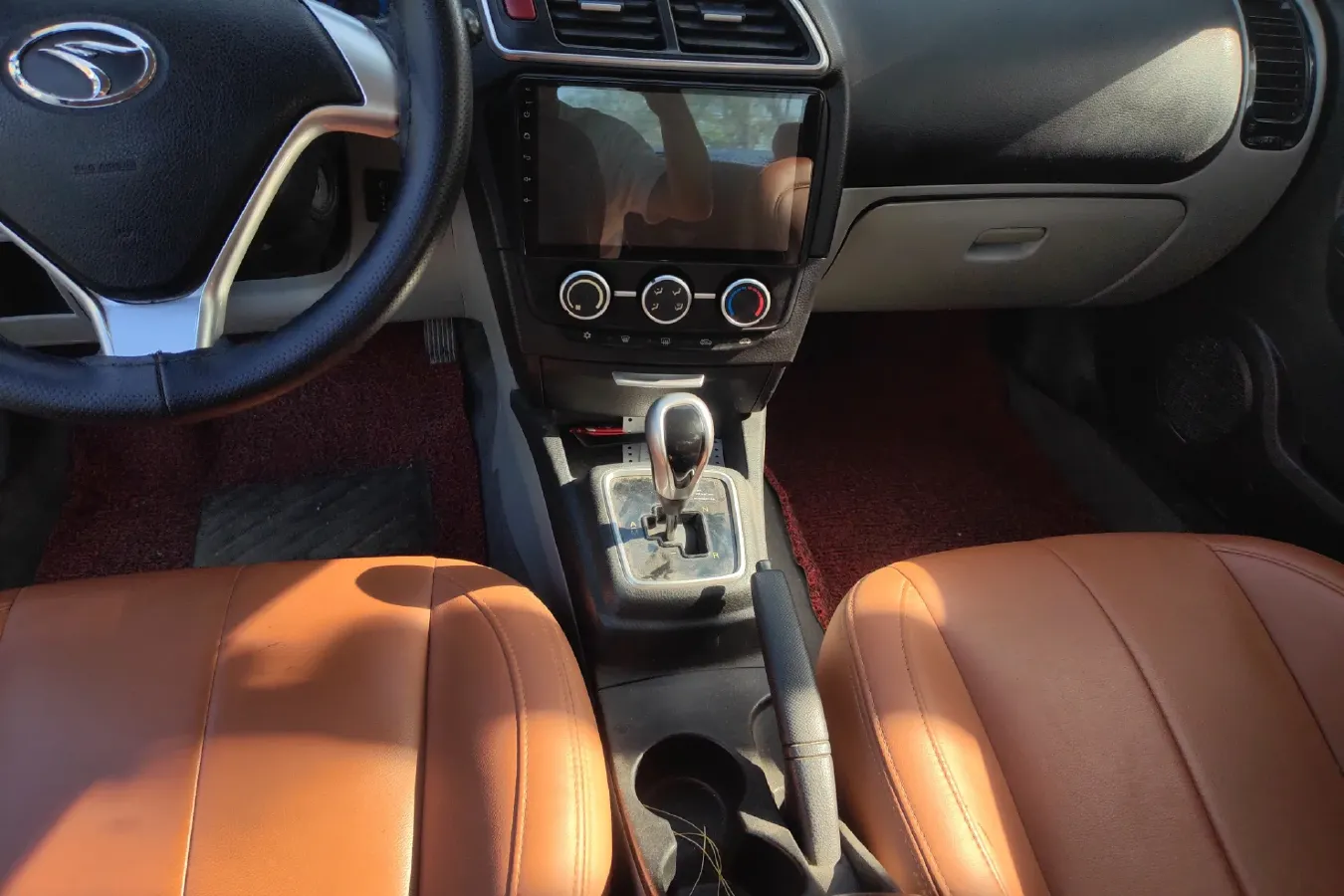 2015 Soueast V3 1.5L 120HP L4 6AMT,autocango,china used car exporter,china ev exporter,chinese used car exporter,chinese used ev exporter