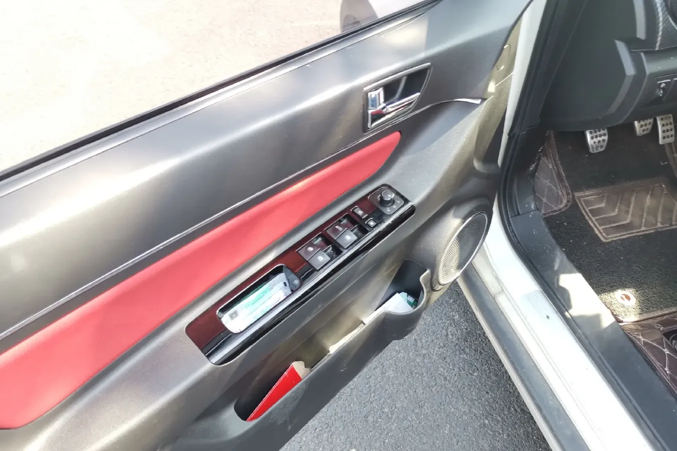 2015 BeiJing Auto Senova X25 1.5L 116HP L4 5MT,autocango,china used car exporter,china ev exporter,chinese used car exporter,chinese used ev exporter