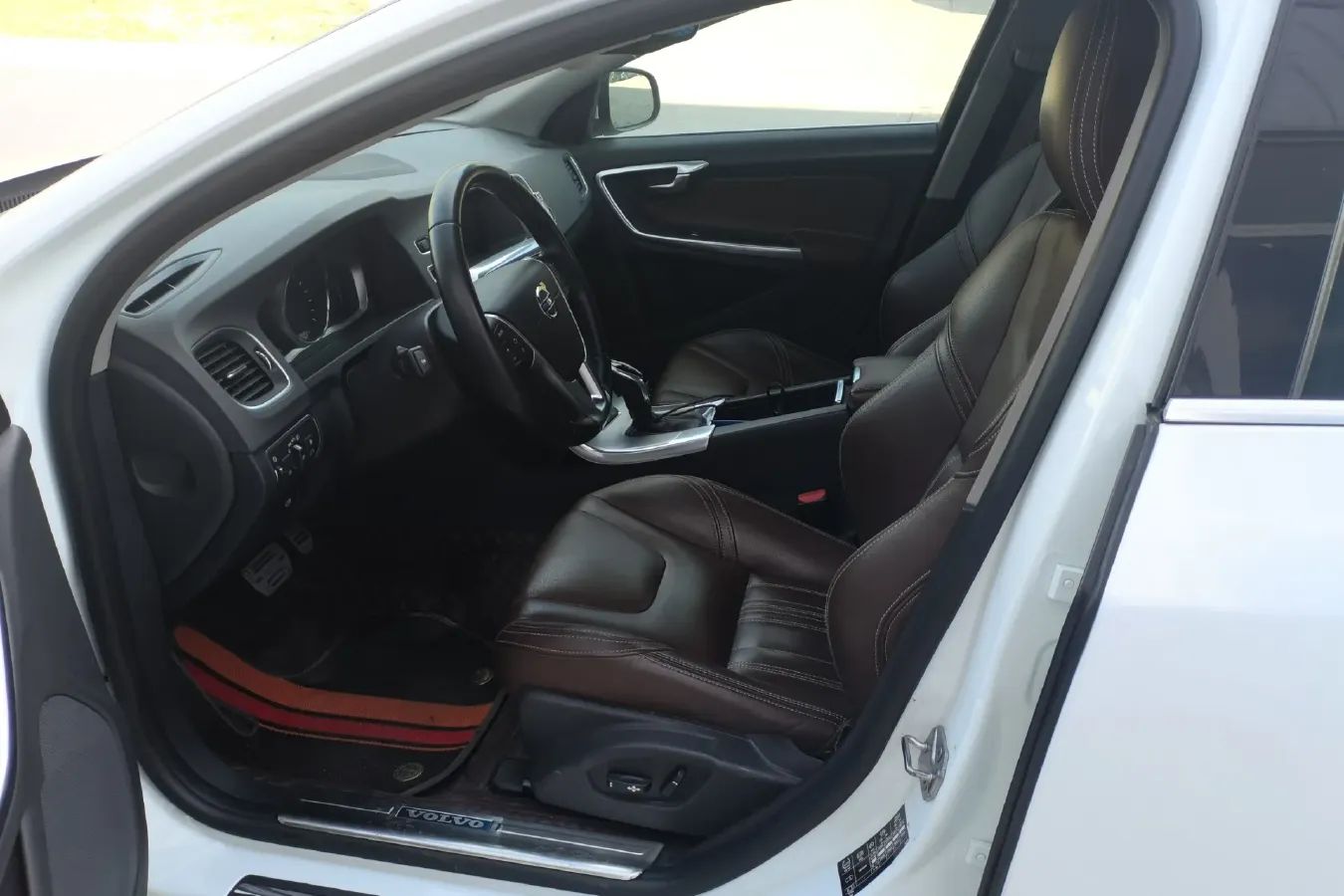 2015 Volvo S60 2.0T 238HP L4 8AT PHEV 11.2KWH,autocango,china used car exporter,china ev exporter,chinese used car exporter,chinese used ev exporter