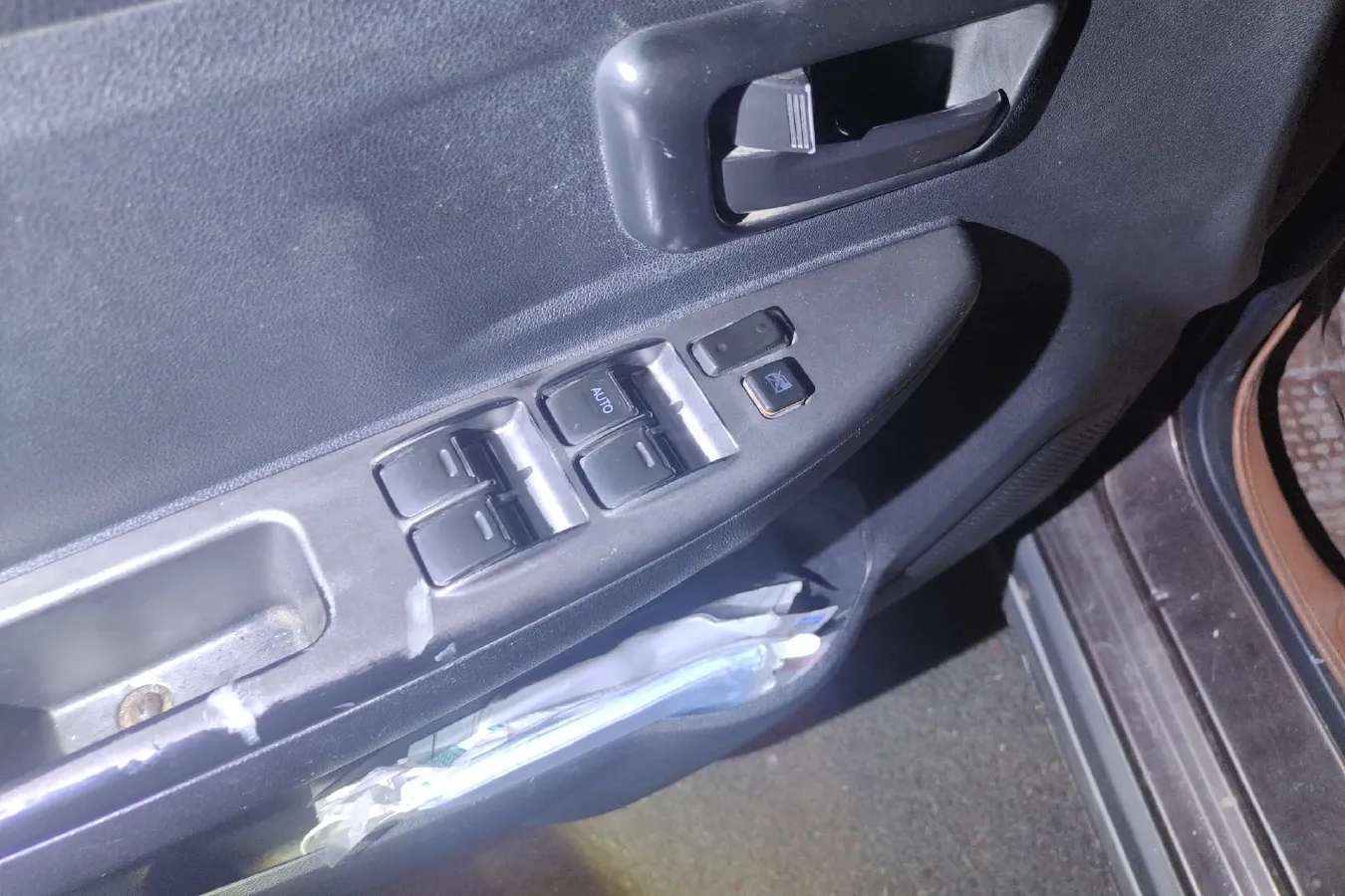 2014 DongFeng Fengon Fengon 330 1.5L 109HP L4 5MT,autocango,china used car exporter,china ev exporter,chinese used car exporter,chinese used ev exporter