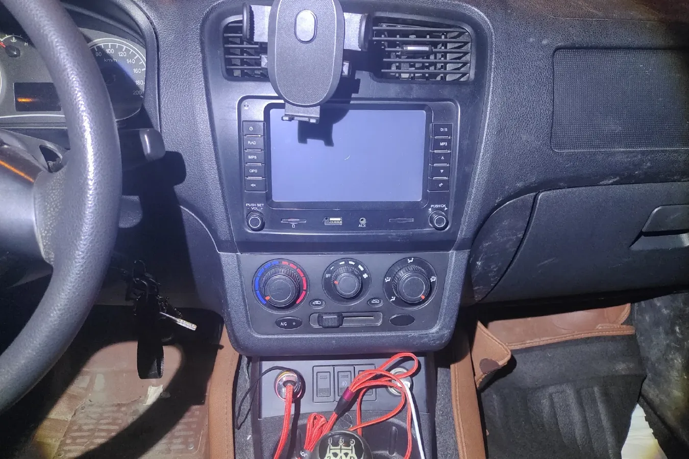 2014 DongFeng Fengon Fengon 330 1.5L 109HP L4 5MT,autocango,china used car exporter,china ev exporter,chinese used car exporter,chinese used ev exporter