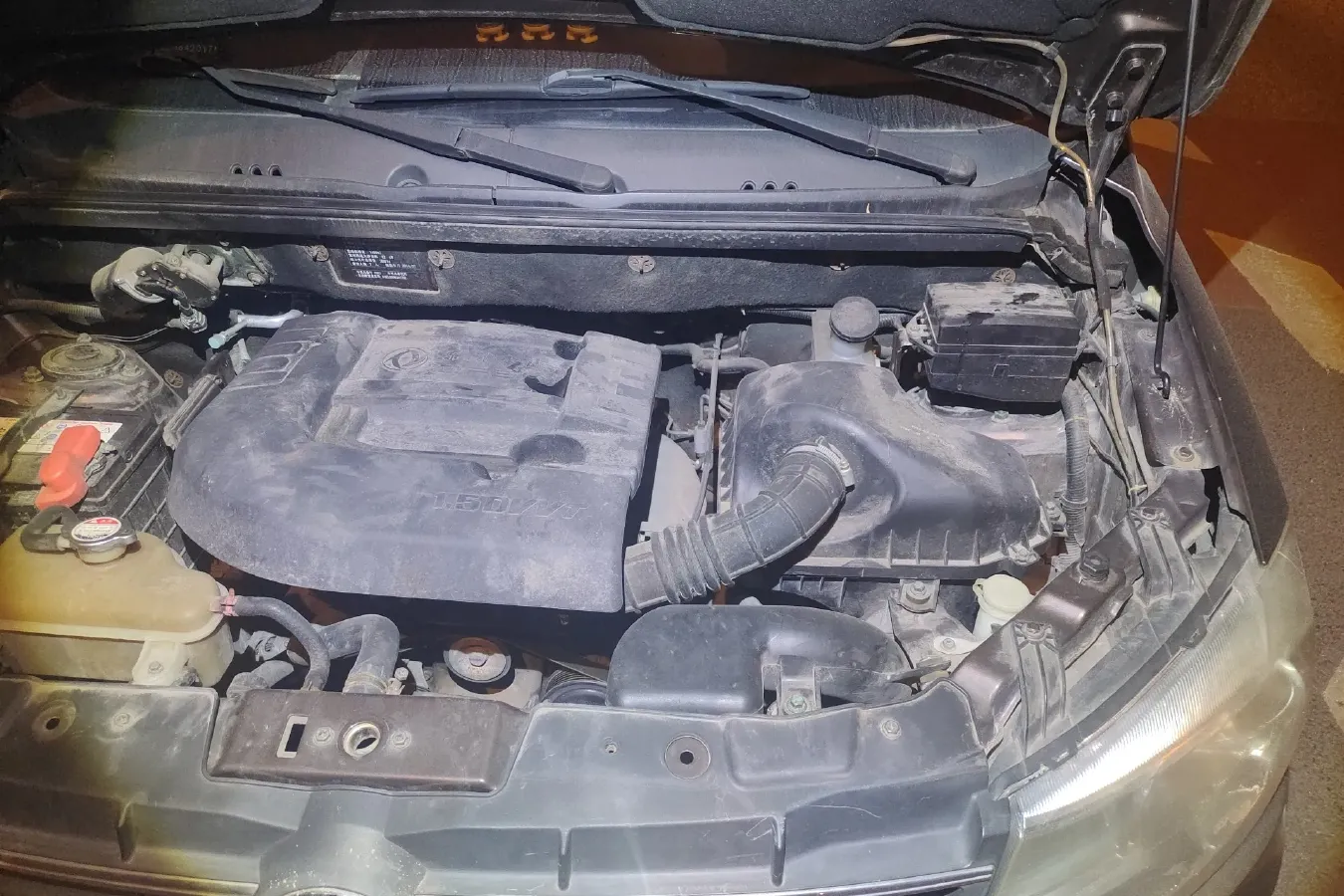 2014 DongFeng Fengon Fengon 330 1.5L 109HP L4 5MT,autocango,china used car exporter,china ev exporter,chinese used car exporter,chinese used ev exporter