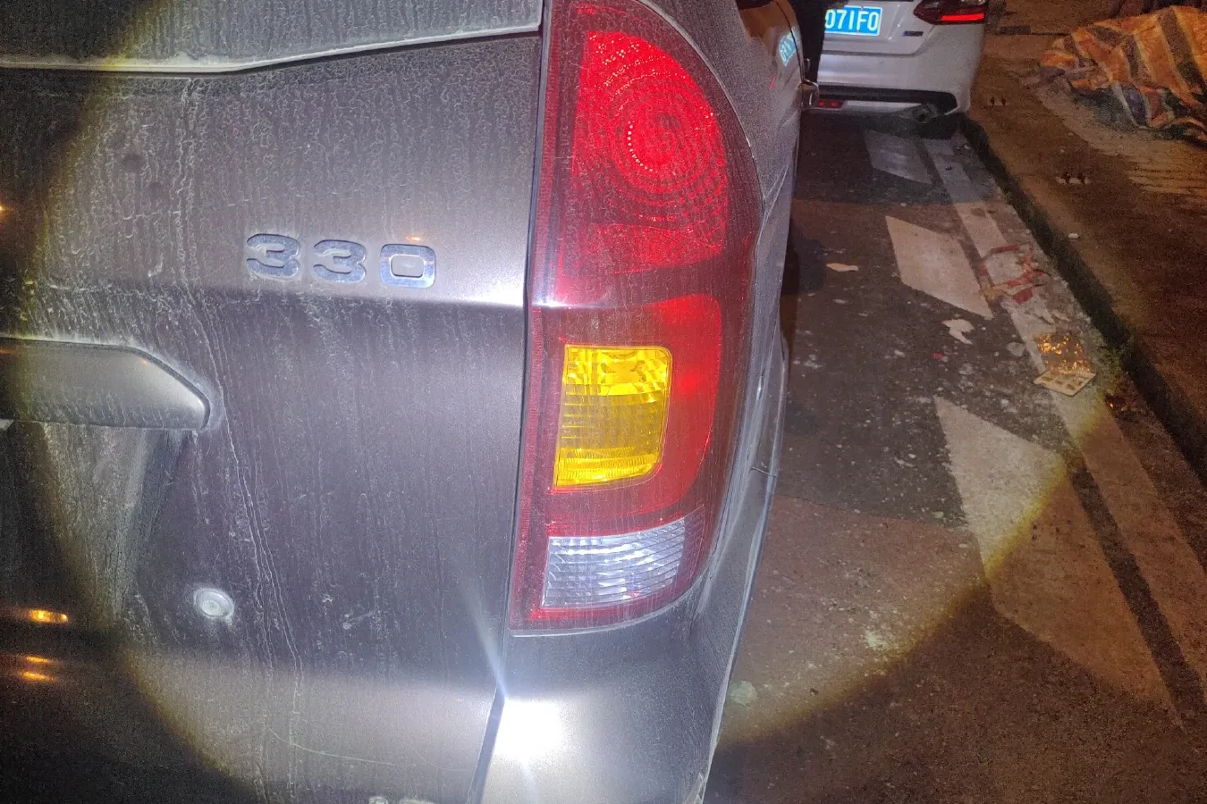 2014 DongFeng Fengon Fengon 330 1.5L 109HP L4 5MT,autocango,china used car exporter,china ev exporter,chinese used car exporter,chinese used ev exporter