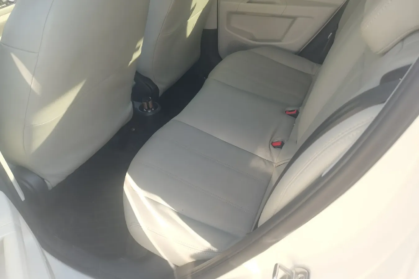 2015 Volkswagen up! 1.0L 75HP L3 5AMT,autocango,china used car exporter,china ev exporter,chinese used car exporter,chinese used ev exporter