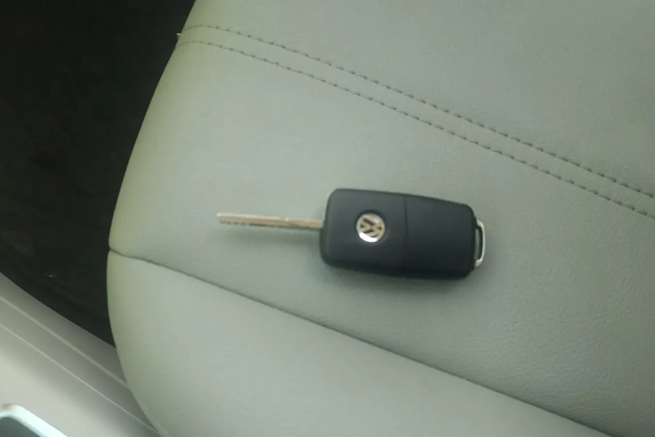 2015 Volkswagen up! 1.0L 75HP L3 5AMT,autocango,china used car exporter,china ev exporter,chinese used car exporter,chinese used ev exporter