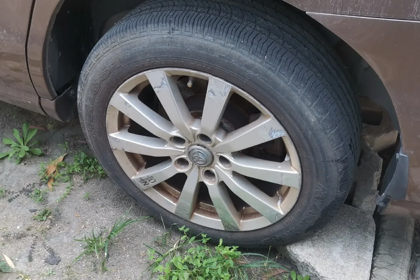 2013 BYD M6 2.0L 140HP L4 5MT,autocango,china used car exporter,china ev exporter,chinese used car exporter,chinese used ev exporter