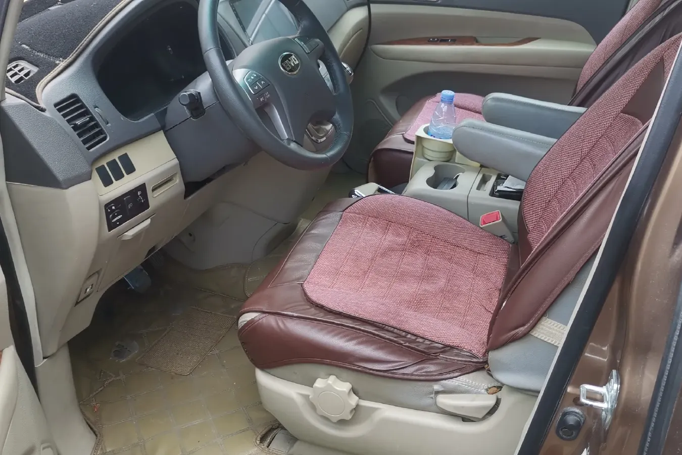 2013 BYD M6 2.0L 140HP L4 5MT,autocango,china used car exporter,china ev exporter,chinese used car exporter,chinese used ev exporter