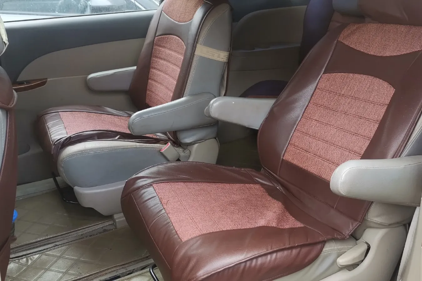 2013 BYD M6 2.0L 140HP L4 5MT,autocango,china used car exporter,china ev exporter,chinese used car exporter,chinese used ev exporter