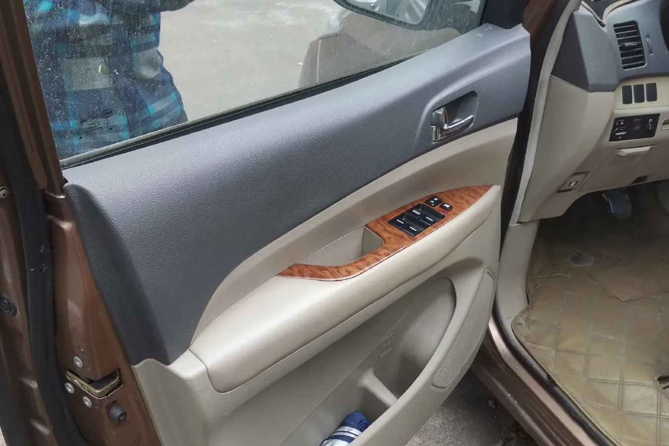 2013 BYD M6 2.0L 140HP L4 5MT,autocango,china used car exporter,china ev exporter,chinese used car exporter,chinese used ev exporter