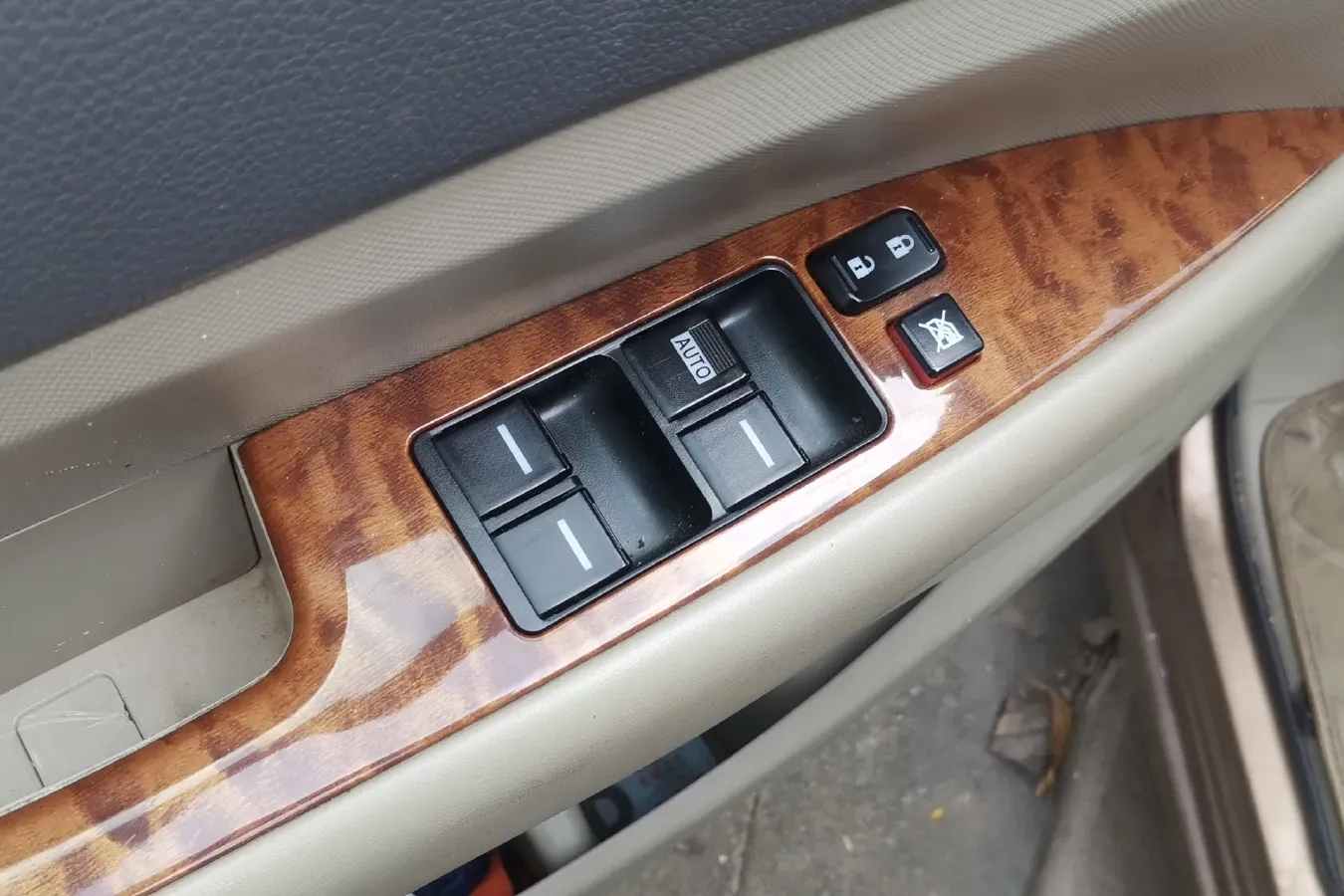 2013 BYD M6 2.0L 140HP L4 5MT,autocango,china used car exporter,china ev exporter,chinese used car exporter,chinese used ev exporter