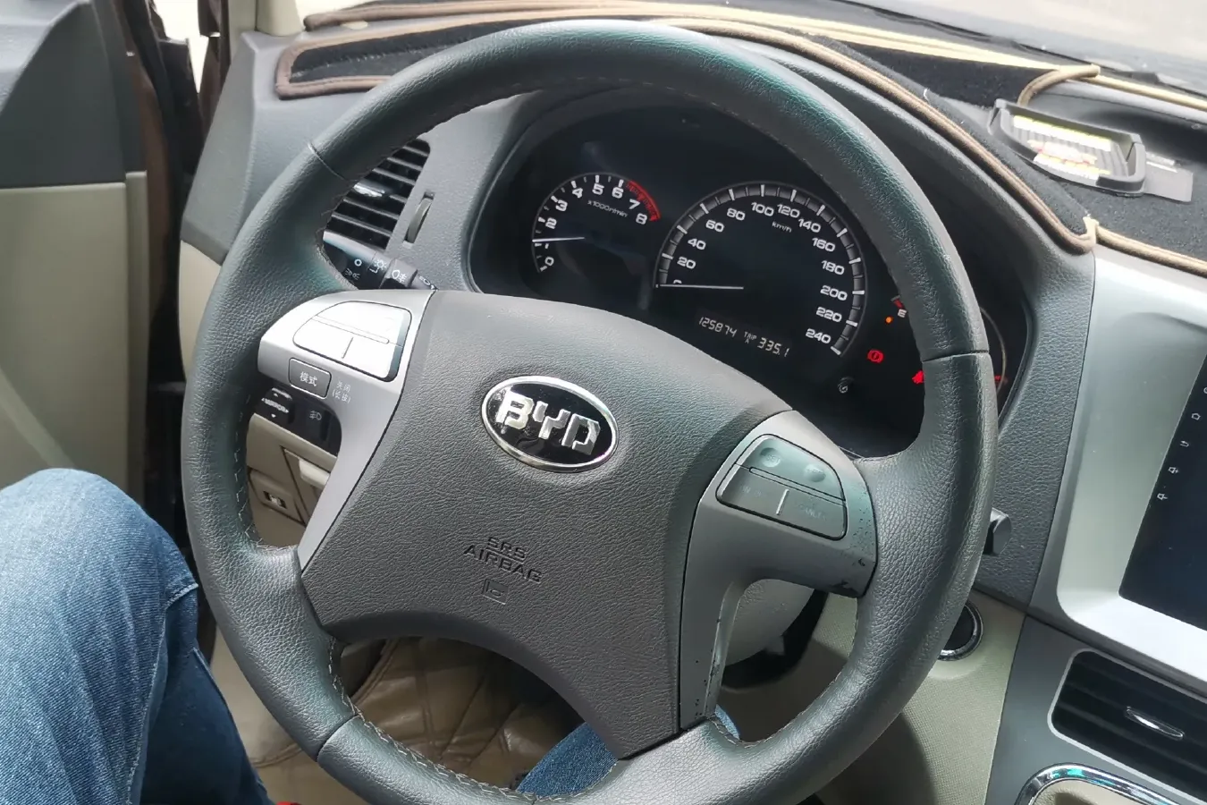 2013 BYD M6 2.0L 140HP L4 5MT,autocango,china used car exporter,china ev exporter,chinese used car exporter,chinese used ev exporter