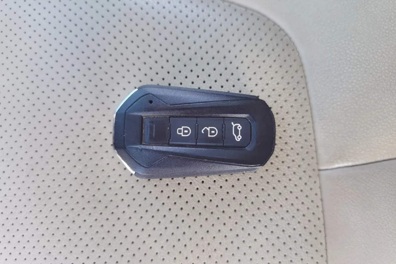 2016 JMC YuSheng S330 1.5T 163HP L4 6AT,autocango,china used car exporter,china ev exporter,chinese used car exporter,chinese used ev exporter