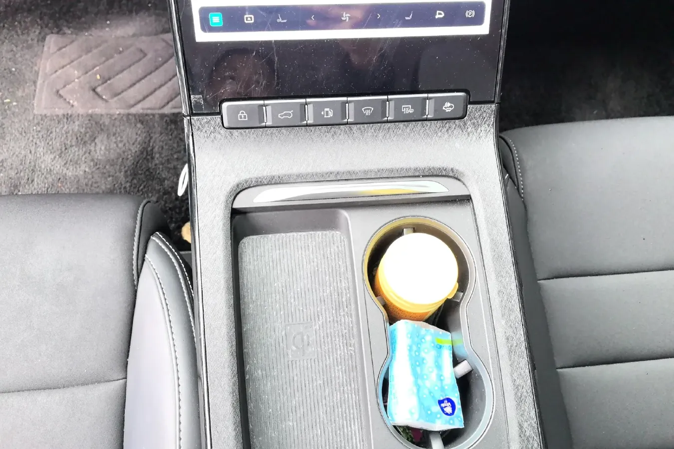 2021 Enovate ME5 Range Extended 98HP REEV 30.6KWH,autocango,china used car exporter,china ev exporter,chinese used car exporter,chinese used ev exporter