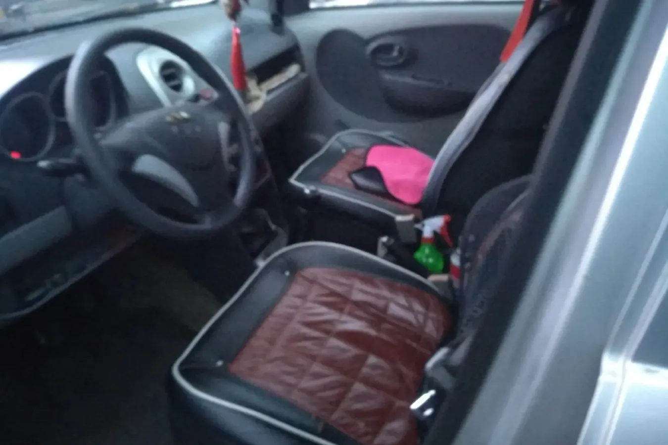 2010 FAW Vita V2 1.3L 91HP L4 5MT,autocango,china used car exporter,china ev exporter,chinese used car exporter,chinese used ev exporter