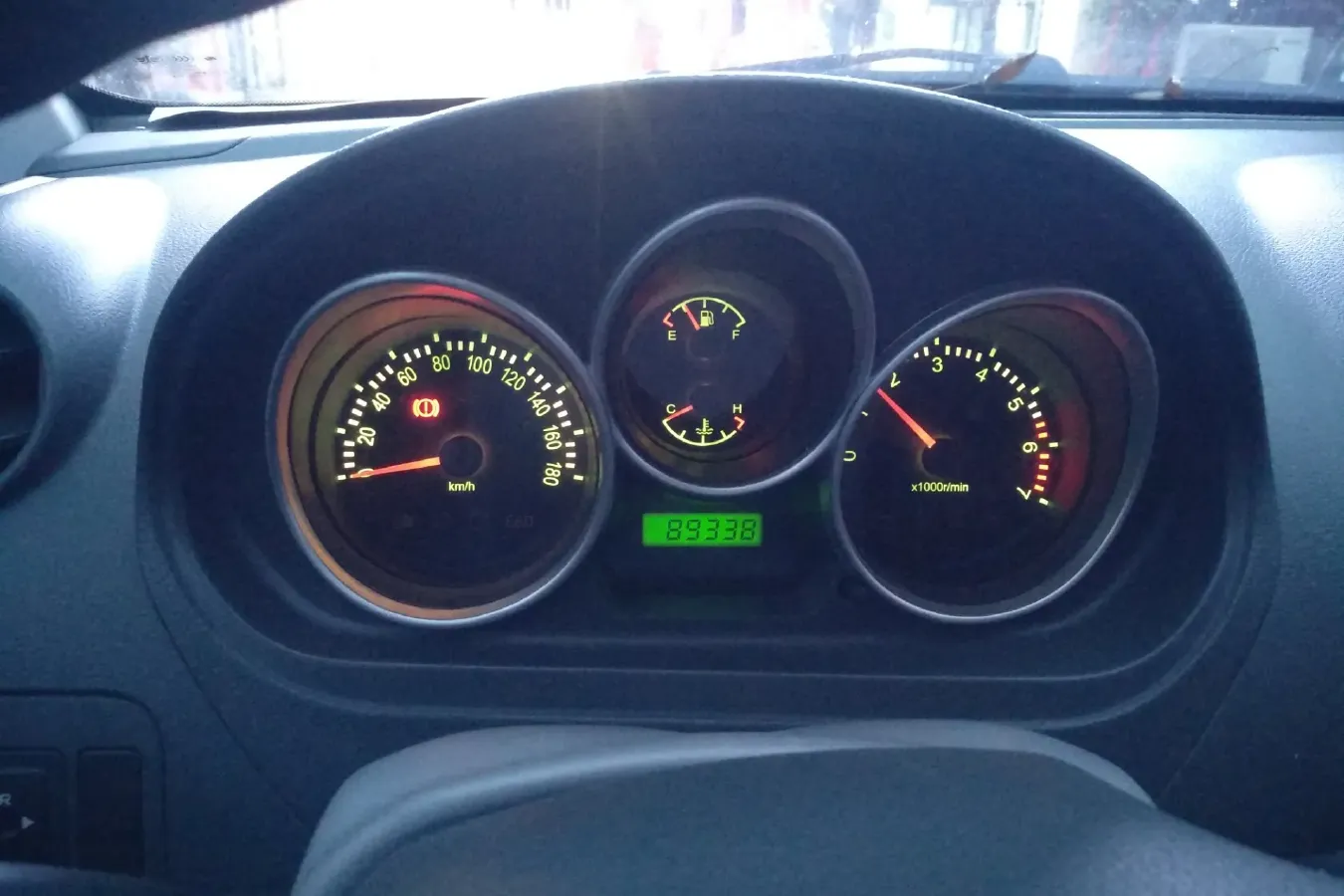 2010 FAW Vita V2 1.3L 91HP L4 5MT,autocango,china used car exporter,china ev exporter,chinese used car exporter,chinese used ev exporter