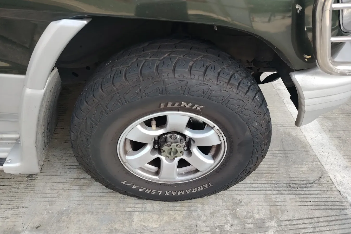 2013 Leopaard Black King Kong 2.2L 129HP L4 5MT,autocango,china used car exporter,china ev exporter,chinese used car exporter,chinese used ev exporter